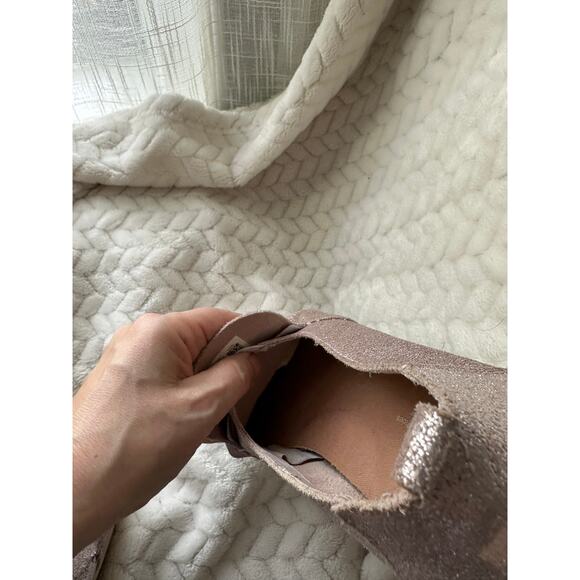 Tom’s metallic pink suede shoes size 8.5 medium - Picture 5 of 10